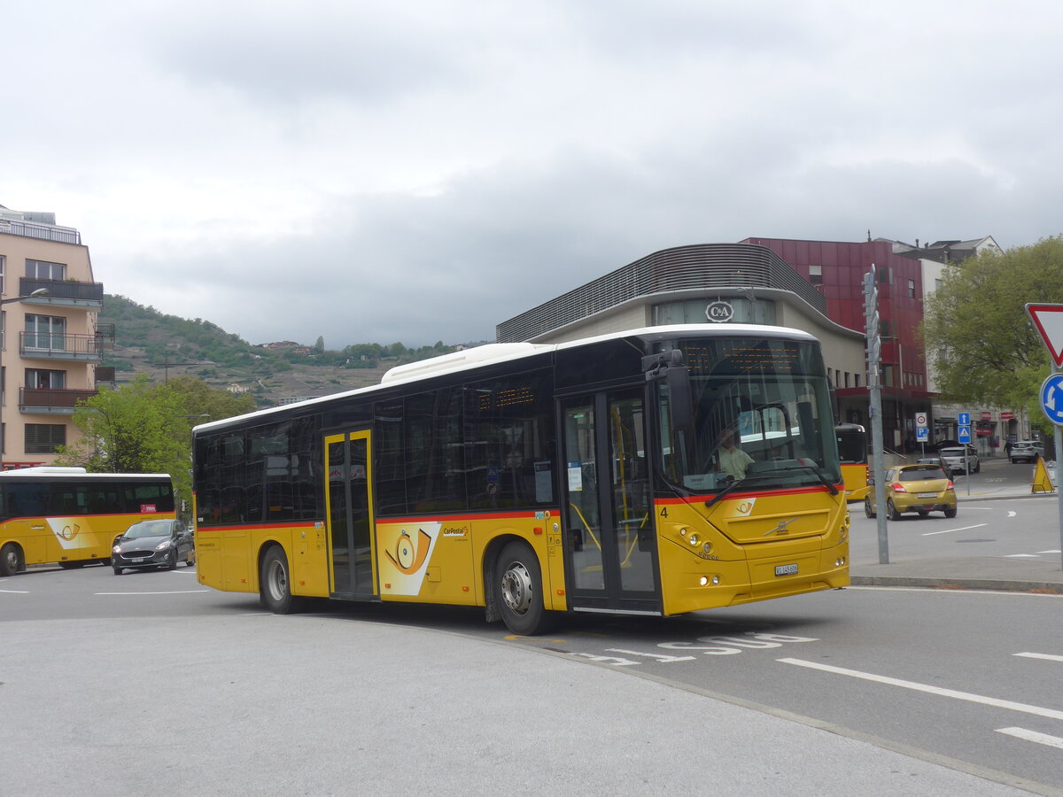(225'448) - Lathion, Sion - Nr. 4/VS 145'606 - Volvo am 1. Mai 2021 beim Bahnhof Sion