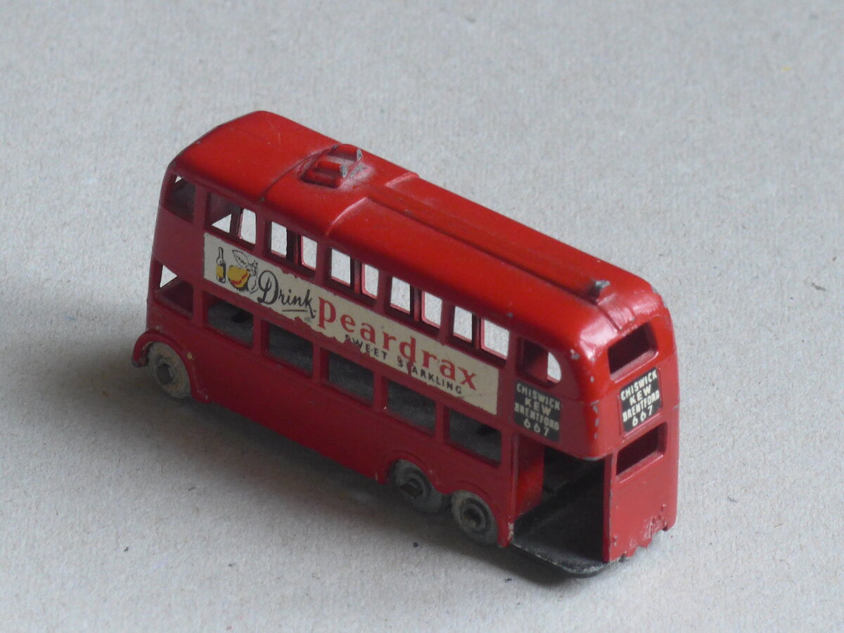 (225'585) - Aus England: London Transport, London - A.E.C. Trolleybus am 21. Mai 2021 in Thun (Modell)
