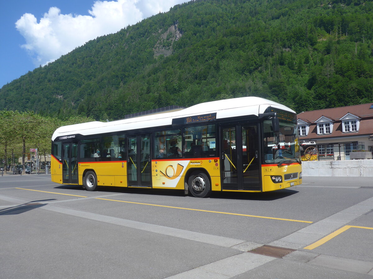 (225'841) - PostAuto Bern - BE 610'543 - Volvo am 11. Juni 2021 beim Bahnhof Interlaken Ost