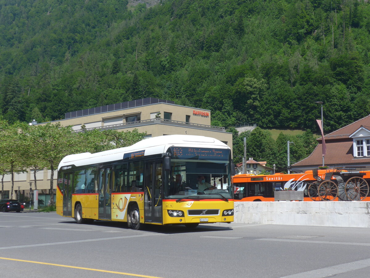 (225'843) - PostAuto Bern - BE 610'541 - Volvo am 11. Juni 2021 beim Bahnhof Interlaken Ost