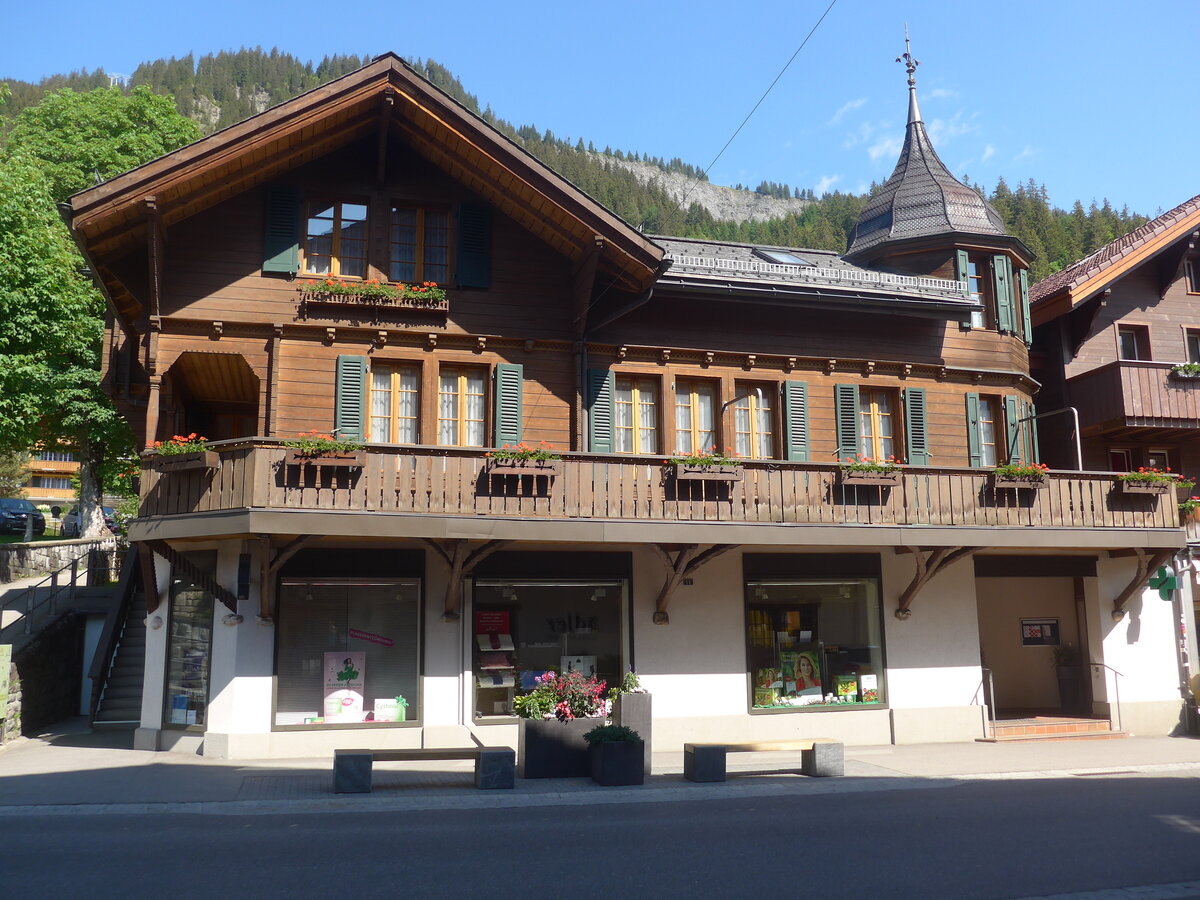 (225'919) - Apotheke Adelpharm am 16. Juni 2021 in Adelboden