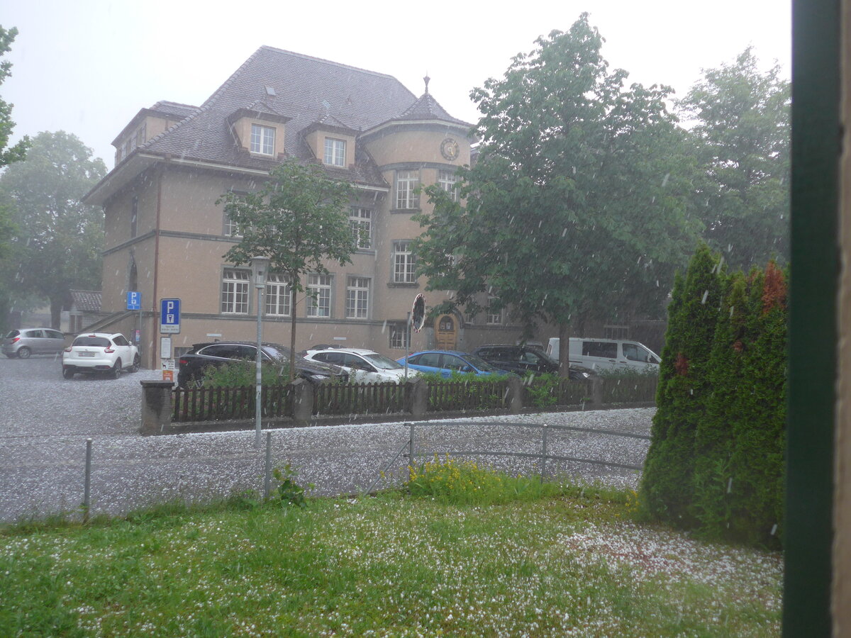 (225'971) - Hagelunwetter am 21. Juni 2021 in Thun-Lerchenfeld