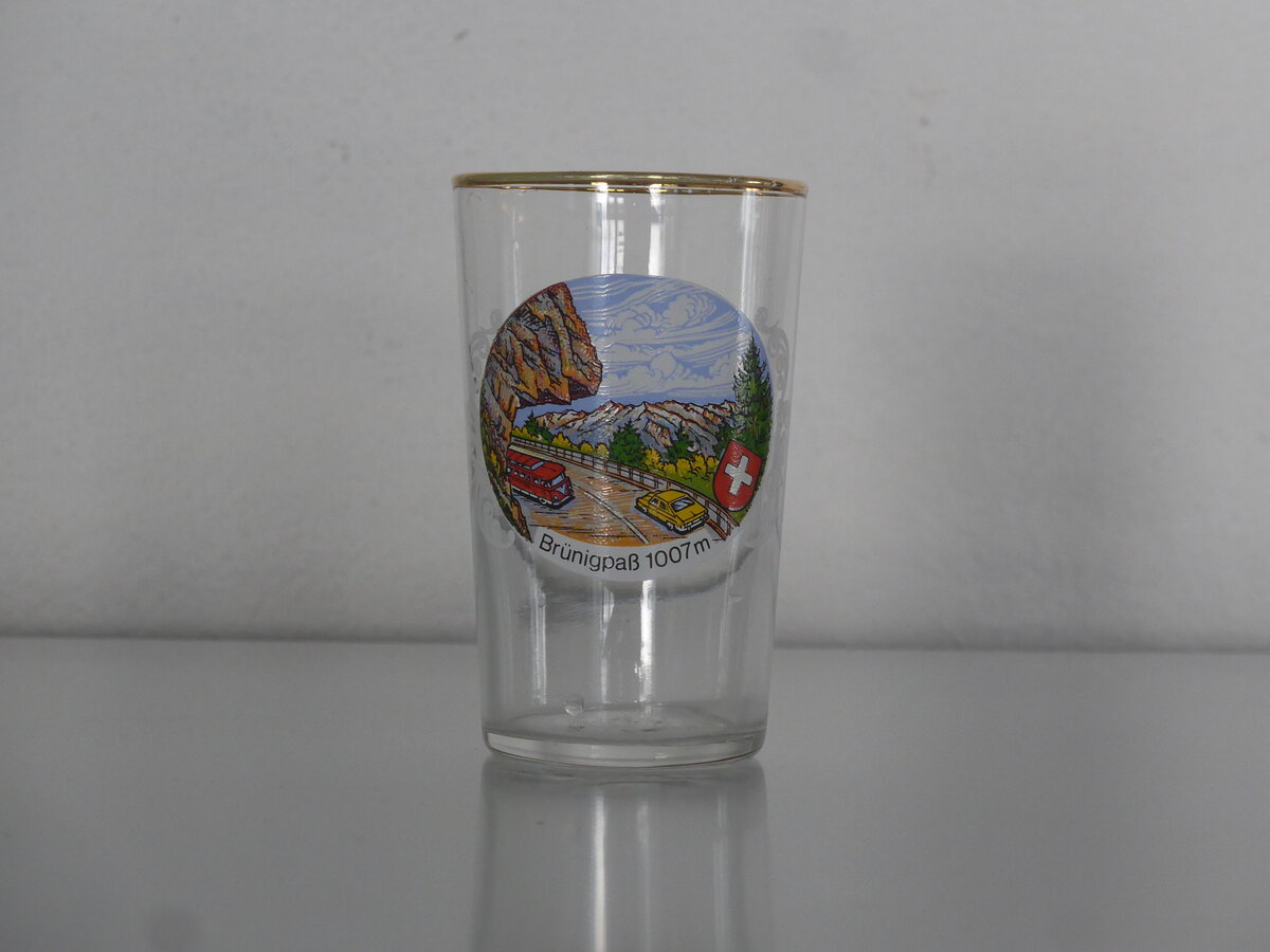 (226'054) - Souvenir-Glas vom Br�nigpass am 27. Juni 2021 in Thun