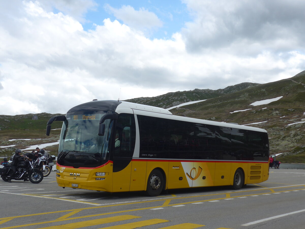 (226'284) - PostAuto Zentralschweiz - Nr. 20/OW 10'070 - MAN (ex Dillier, Sarnen Nr. 20) am 10. Juli 2021 in Grimsel, Passhhe