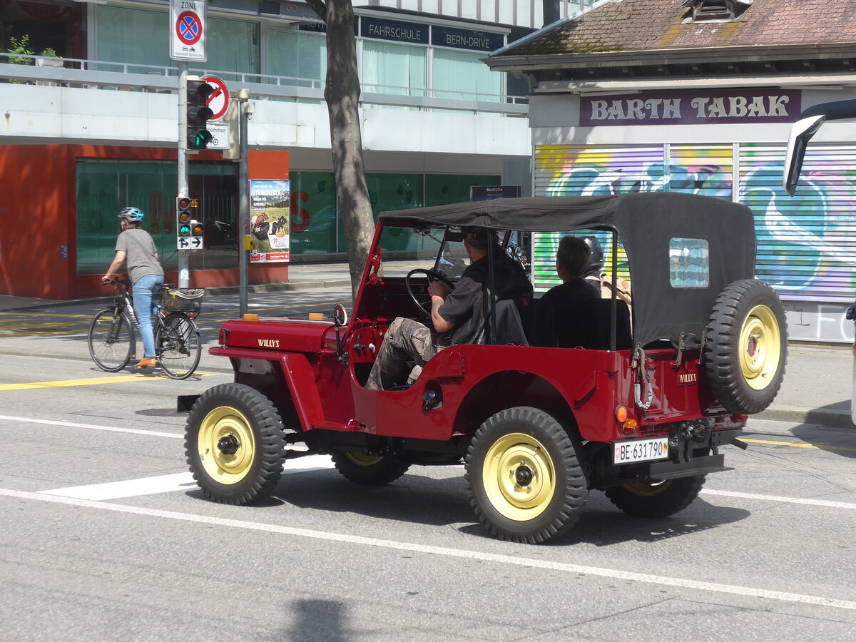 (226'376) - Willys - BE 631'790 - am 11. Juli 2021 beim Bahnhof Bern