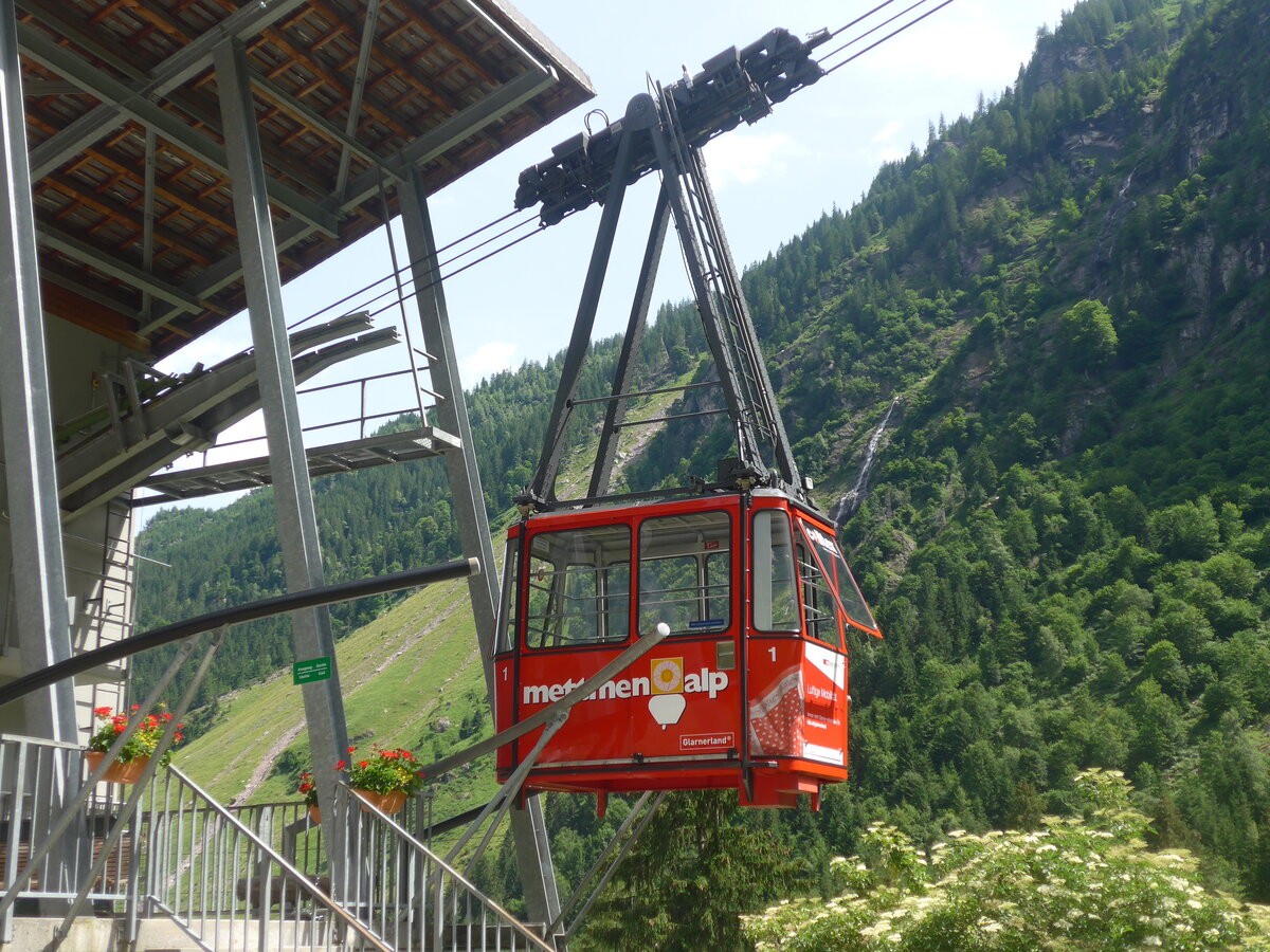 (226'433) - Luftseilbahn Mettmenalp - LKM Nr, 1 - am 12. Juli 2021 in Schwanden, Kies
