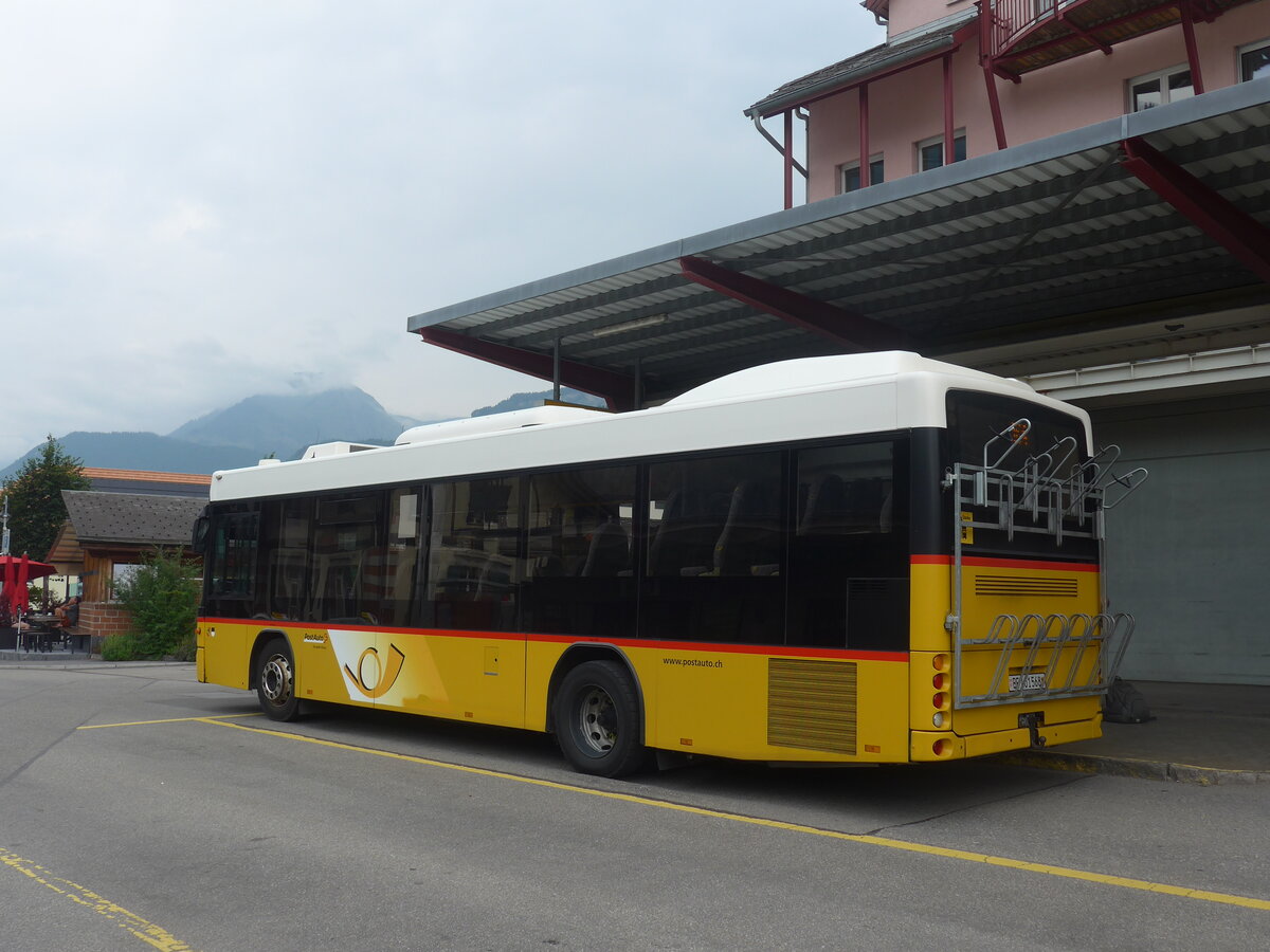 (226'712) - PostAuto Bern - BE 401'568 - Scania/Hess (ex AVG Meiringen Nr. 68; ex AVG Meiringen Nr. 59; ex Steiner, Messen) am 24. Juli 2021 in Meiringen, Postautostation