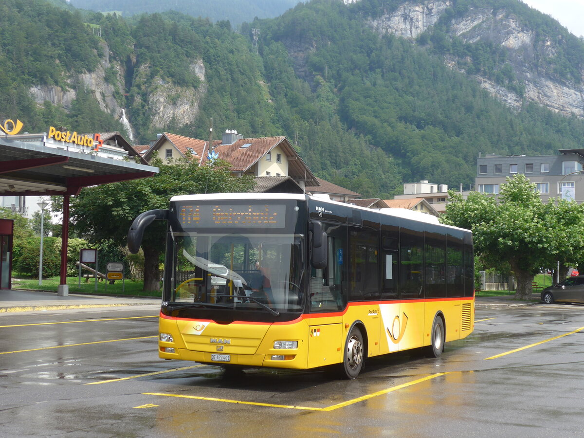 (226'742) - PostAuto Bern - BE 422'461 - MAN/Gppel (ex AVG Meiringen Nr. 61) am 24. Juli 2021 in Meiringen, Postautostation