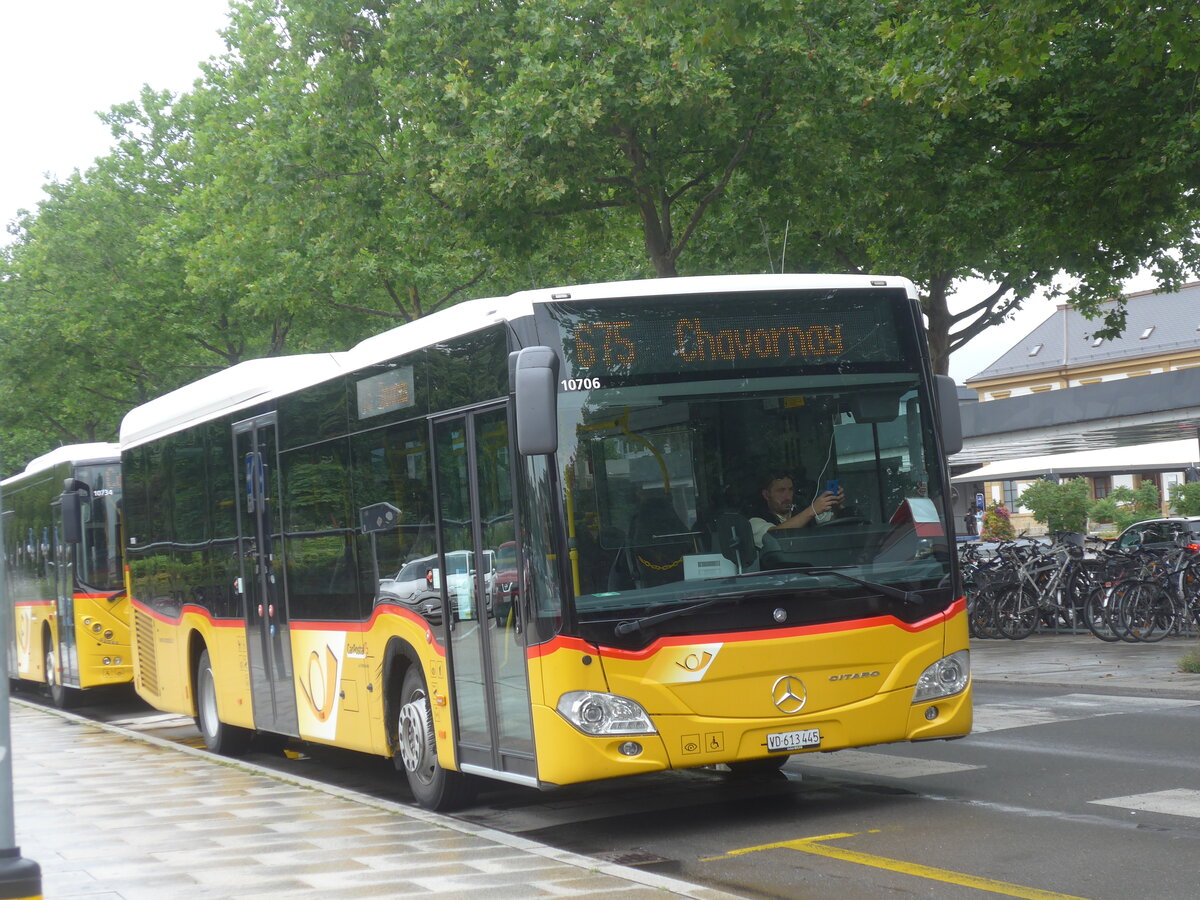 (226'874) - CarPostal Ouest - VD 615'445 - Mercedes am 1. August 2021 beim Bahnhof Yverdon