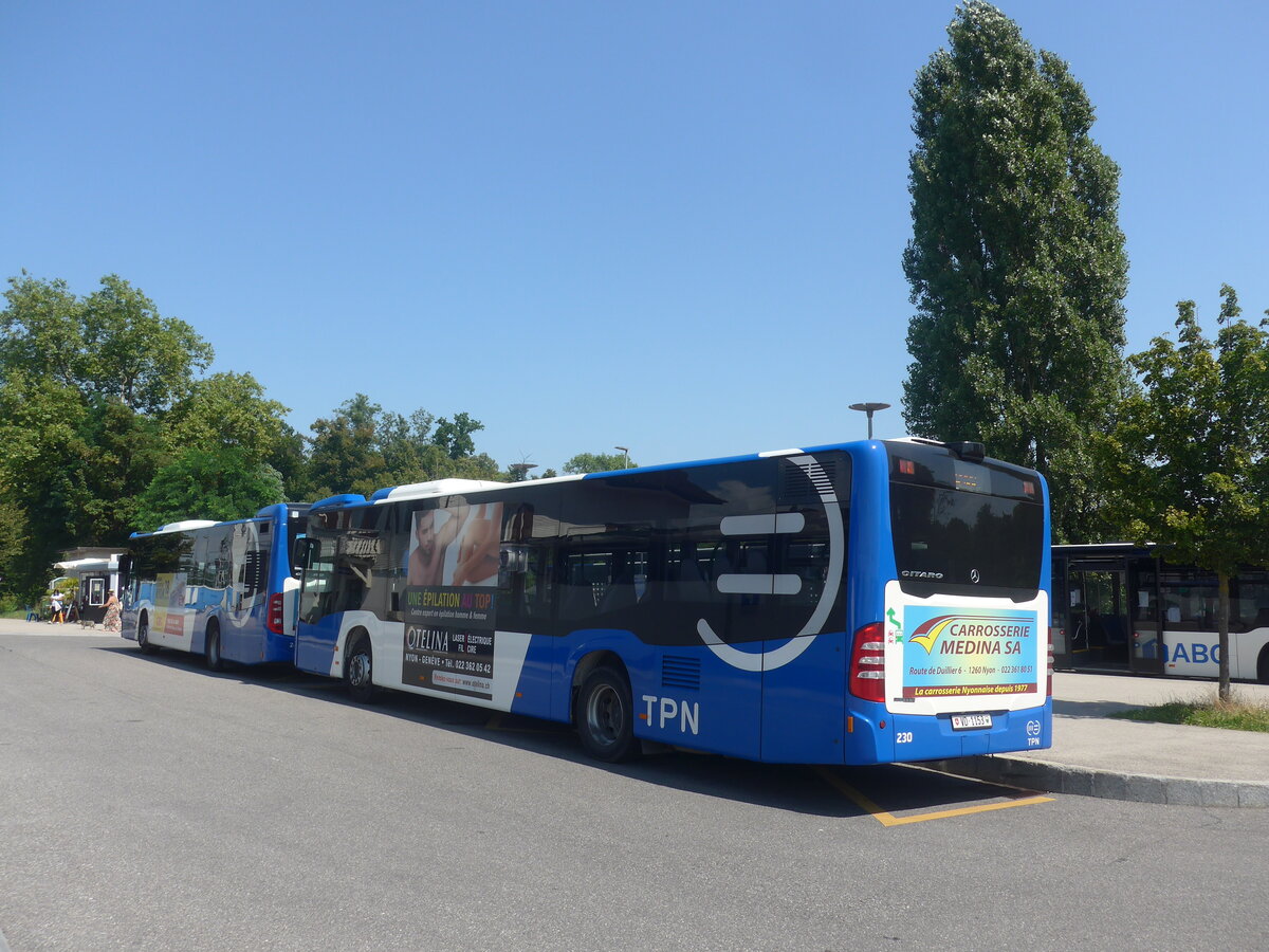 (227'315) - TPN Nyon - Nr. 230/VD 1153 - Mercedes am 15. August 2021 beim Bahnhof Coppet