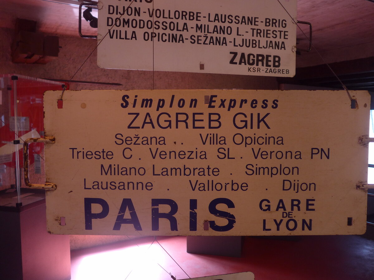 (227'574) - Routentafel - Simplon Express Zagreb-Paris - am 28. August 2021 in Vallorbe, Mus�e du fer et du chemin de fer