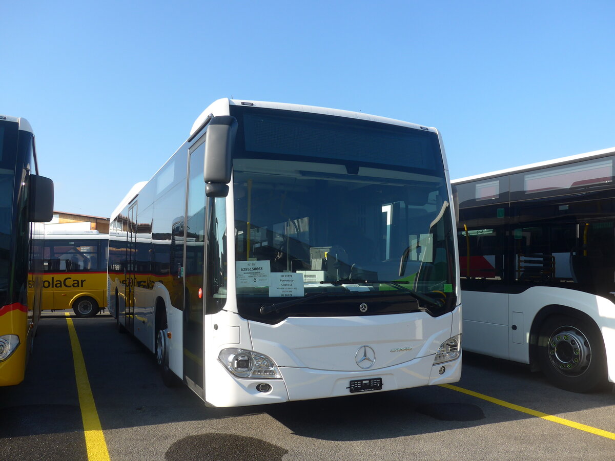 (228'064) - CarPostal Ouest - PID 11'772 - Mercedes am 18. September 2021 in Kerzers, Interbus