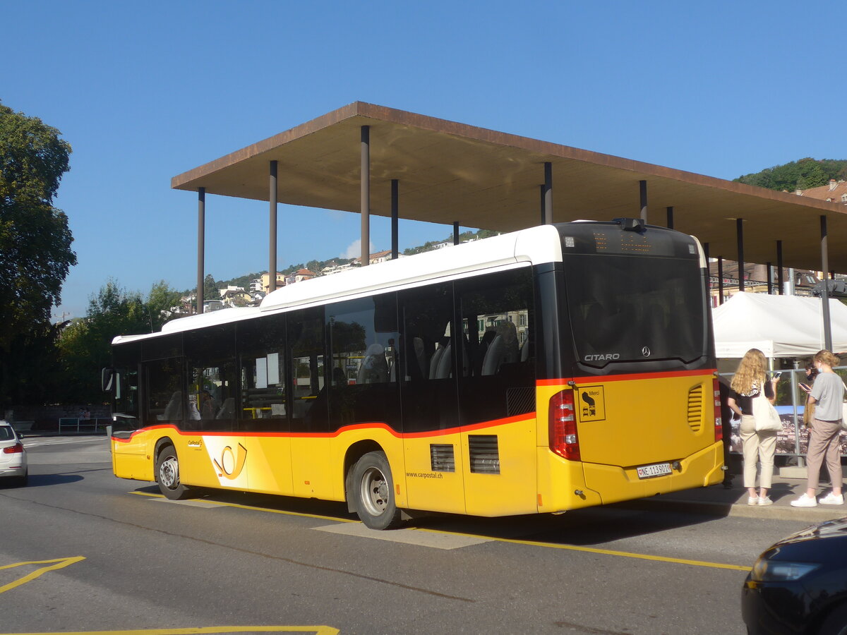 (228'071) - CarPostal Ouest - NE 113'901 - Mercedes am 18. September 2021 beim Bahnhof Neuchtel