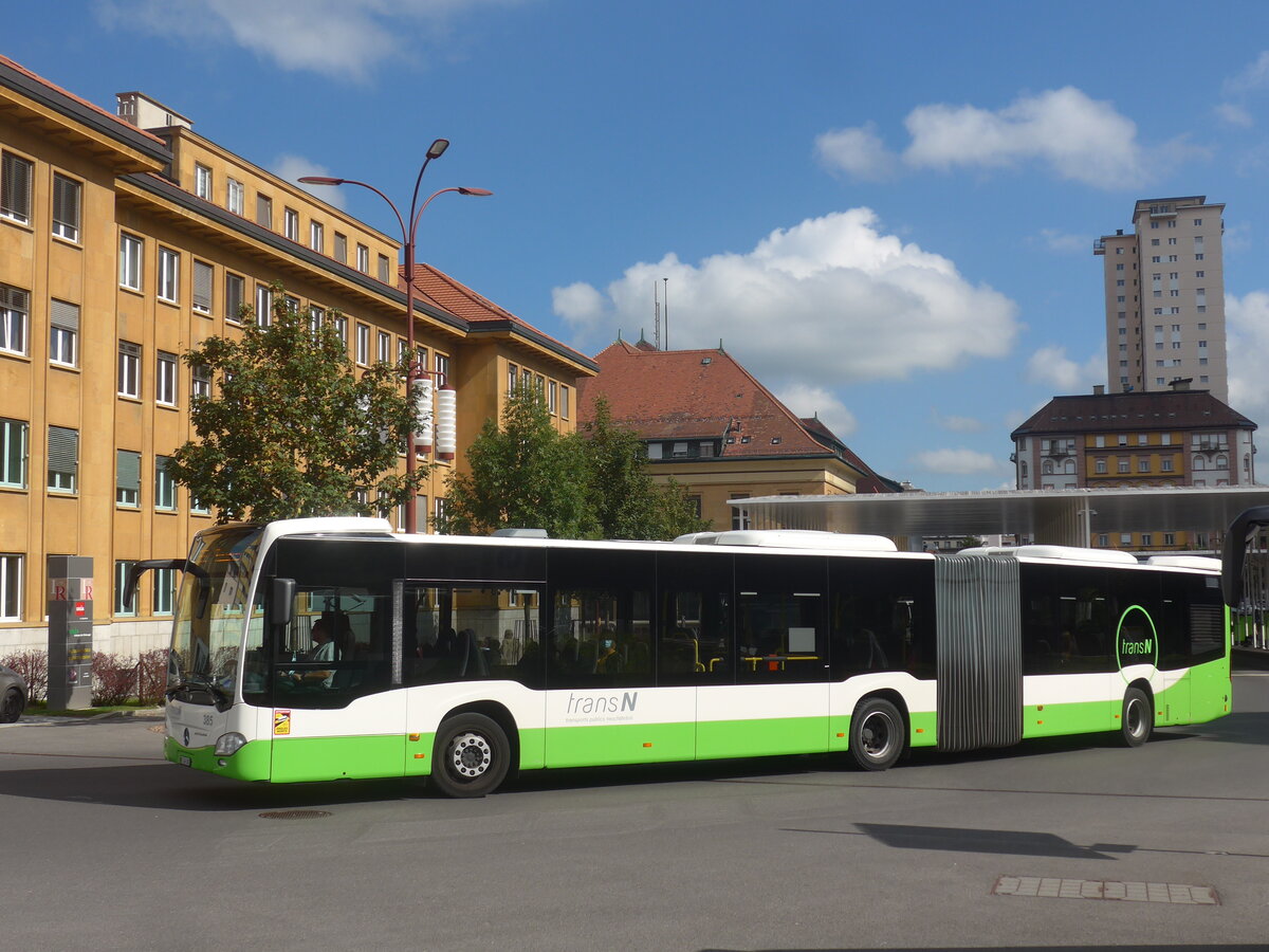 (228'095) - transN, La Chaux-de-Fonds - Nr. 385/NE 146'385 - Mercedes am 18. September 2021 beim Bahnhof La Chaux-de-Fonds