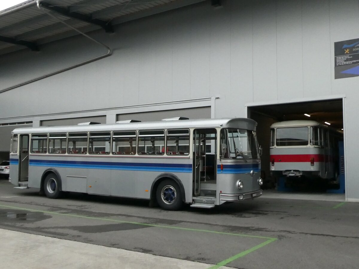 (228'439) - Borer, Neuhausen - SH 19'684 - Saurer/Tscher (ex Schttler, D-Kln; ex Braun, D-Mnster; ex Schmid, Hemishofen; ex Brtsch, Bttenhard; ex ASS Schleitheim Nr. 8) am 26. September 2021 in Hallau, Dickistrasse