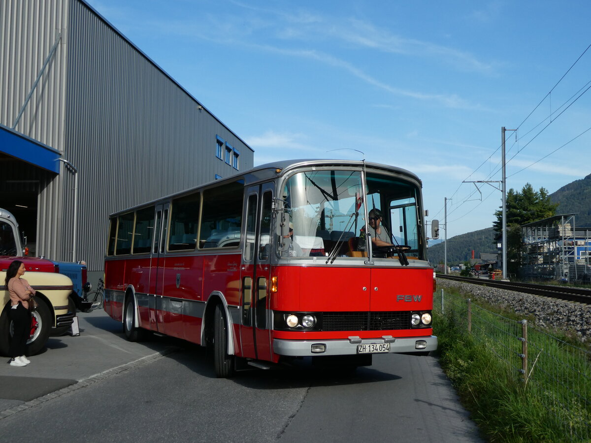 (228'515) - Gehrig, Rudolfstetten - ZH 134'054 - FBW/R&J (ex Dassen, NL-St-Geertruid; ex Bezember, NL-Alphen aan den Rijn; ex Dassen, NL-St-Geertruid; ex AFA Adelboden Nr. 18; ex AFA Adelboden Nr. 10) am 2. Oktober 2021 in Nfels, FBW-Museum