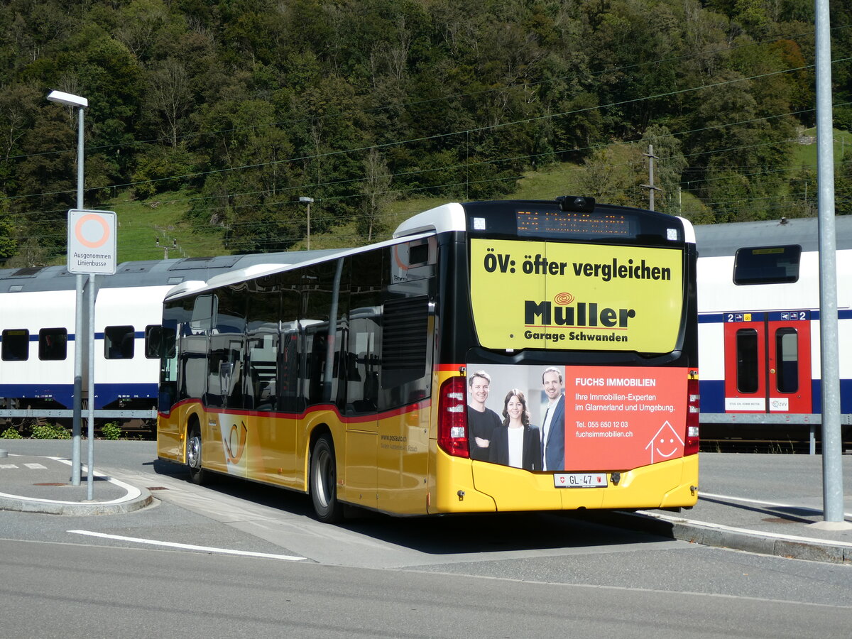 (228'587) - Niederer, Filzbach - Nr. 2/GL 47 - Mercedes am 2. Oktober 2021 beim Bahnhof Ziegelbrcke