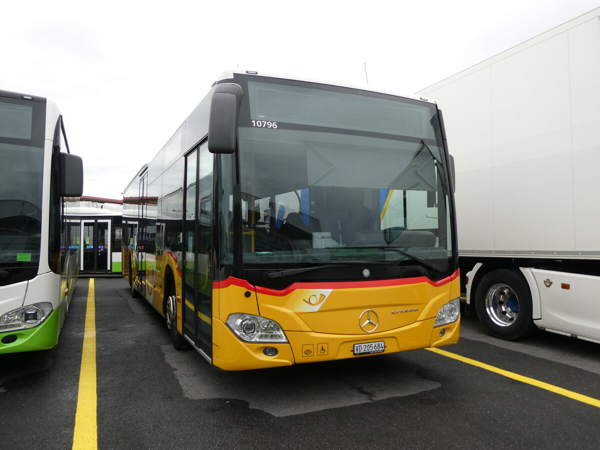 (228'712) - CarPostal Ouest - VD 205'684 - Mercedes am 3. Oktober 2021 in Kerzers, Interbus