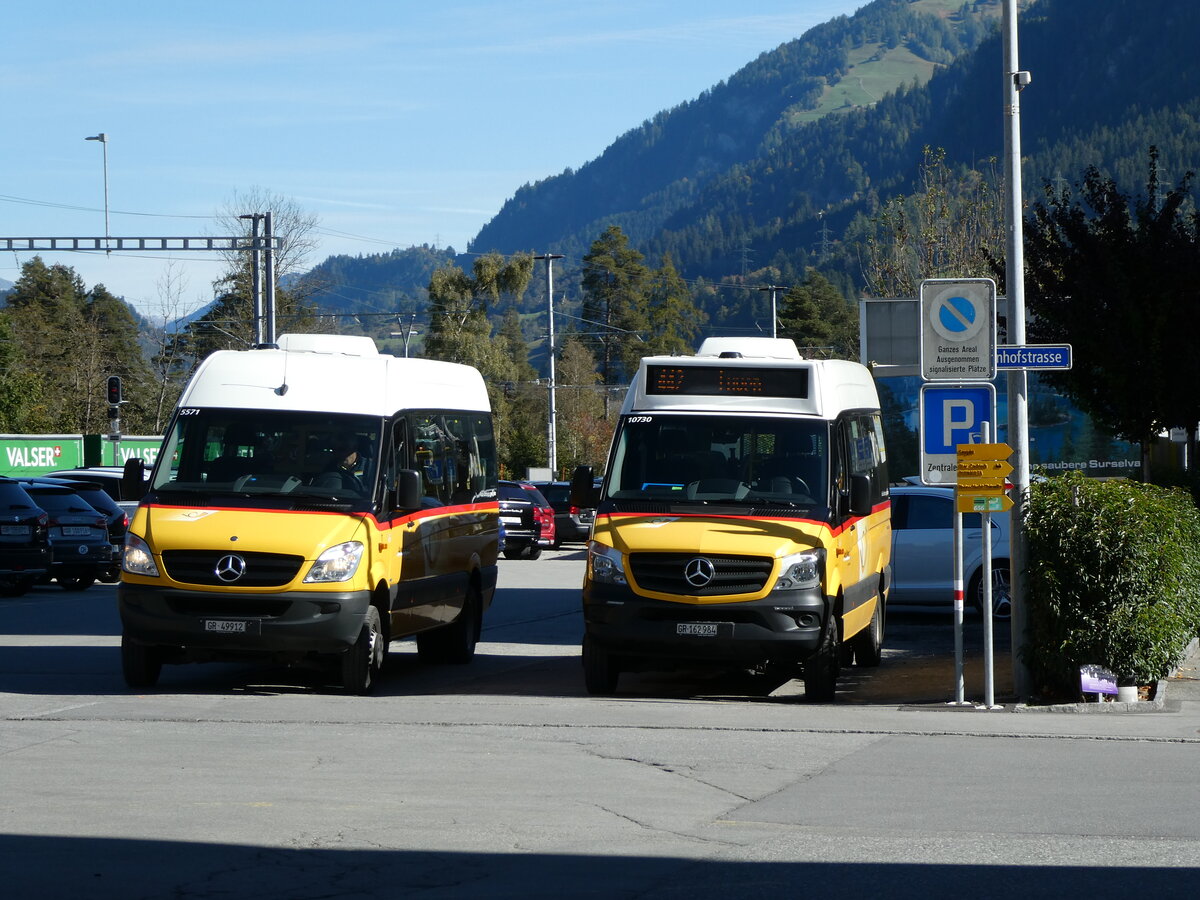 (229'258) - PostAuto Graubnden - Nr. 11/GR 49'912 + Nr. 2/GR 162'984 - Mercedes am 15. Oktober 2021 beim Bahnhof Ilanz