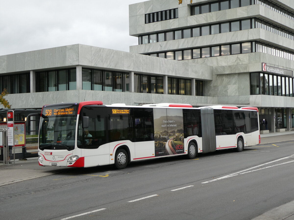 (229'654) - AAGS Schwyz - Nr. 32/SZ 28'732 - Mercedes am 22. Oktober 2021 in Schwyz, Zentrum