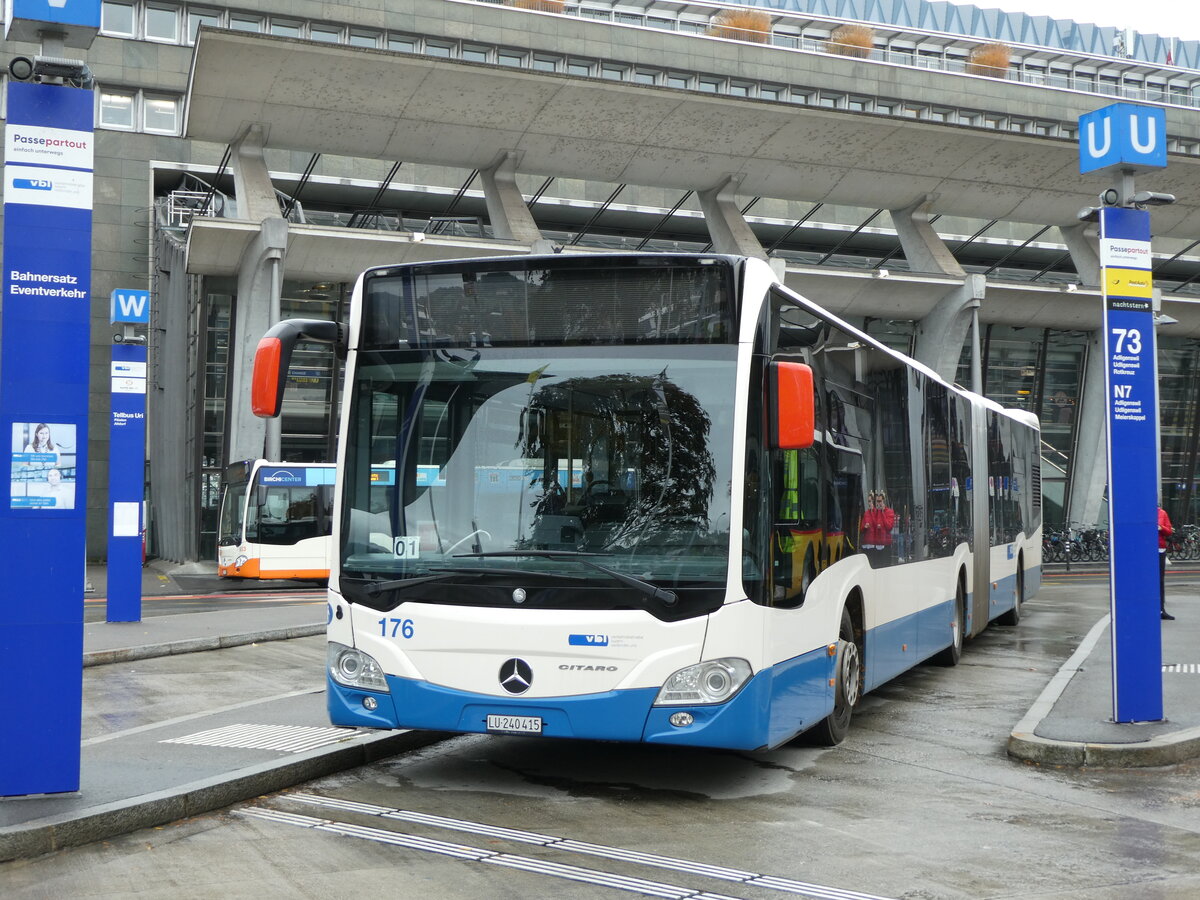 (229'679) - VBL Luzern - Nr. 176/LU 240'415 - Mercedes am 22. Oktober 2021 beim Bahnhof Luzern