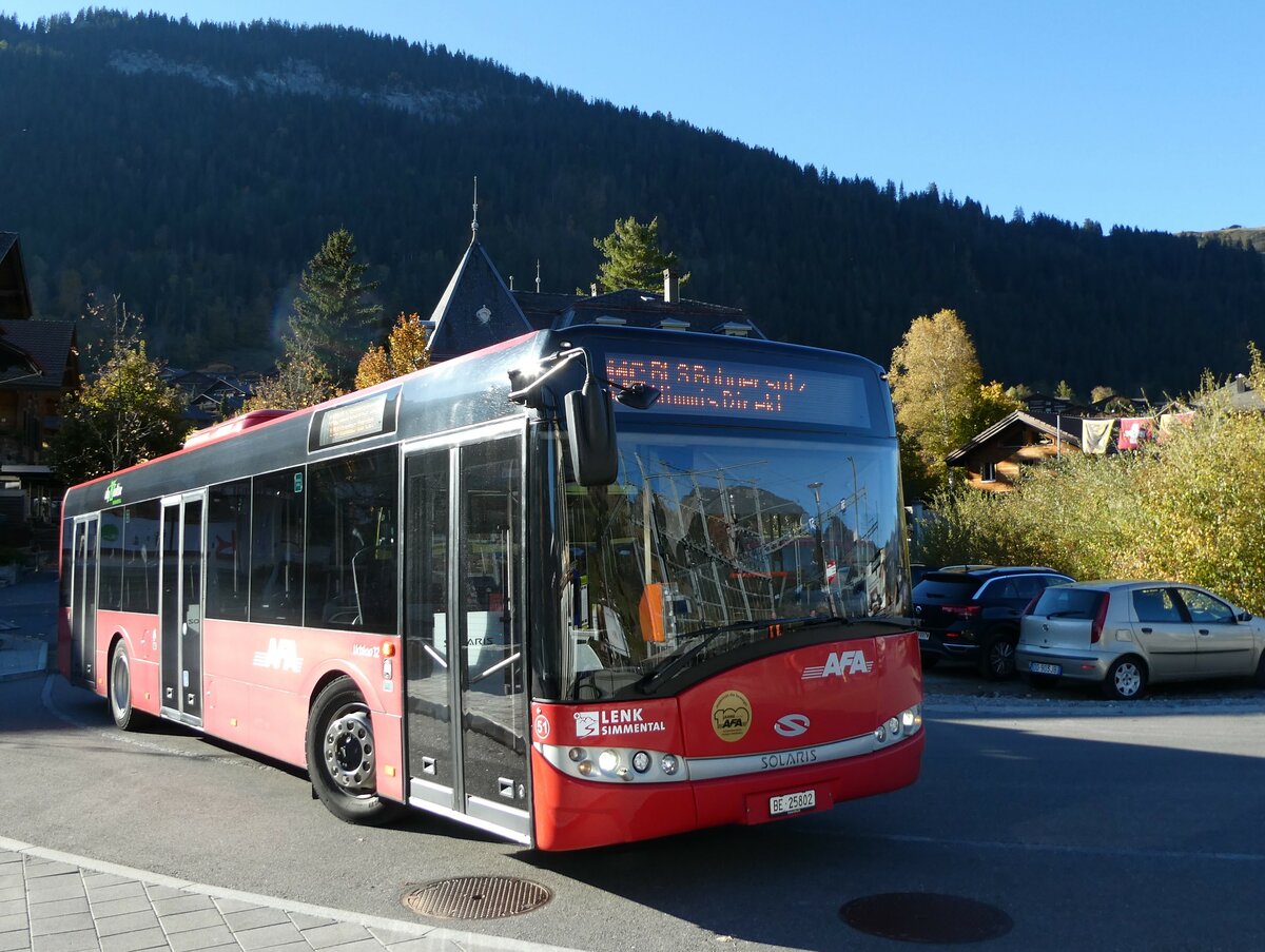 (229'876) - AFA Adelboden - Nr. 51/BE 25'802 - Solaris am 24. Oktober 2021 beim Bahnhof Zweisimmen