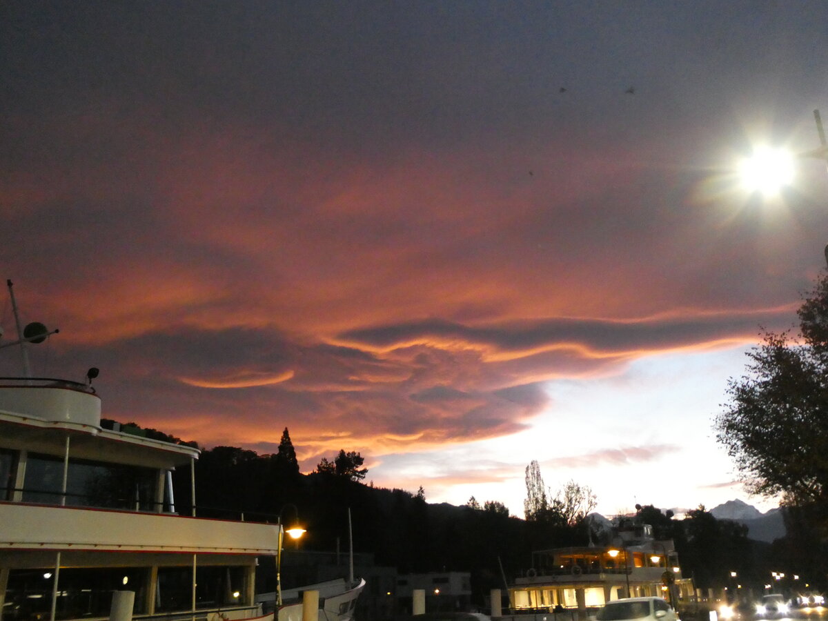 (229'889) - Morgenrot �ber Thun am 29. Oktober 2021