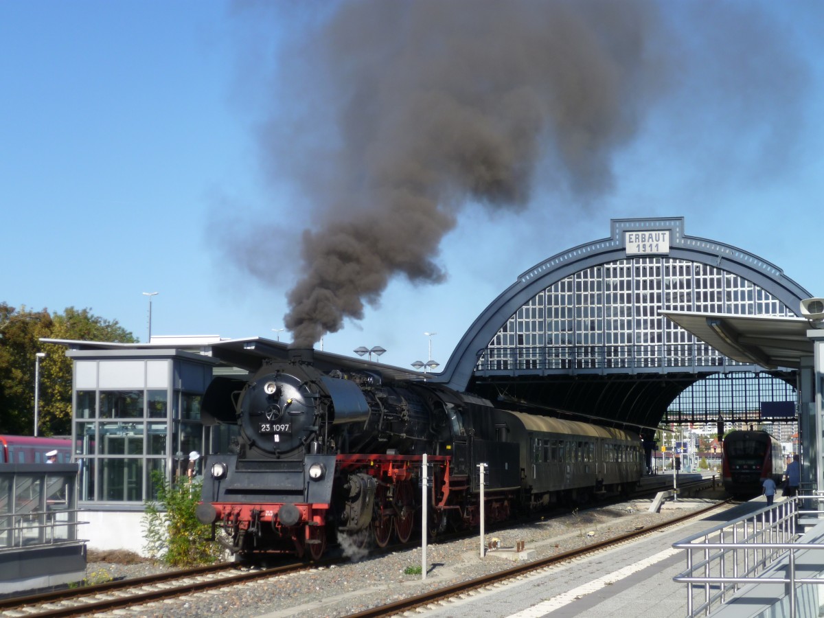 23 1097( IG 583047  Glauchau) zusehen am 02.10.11 in Gera.