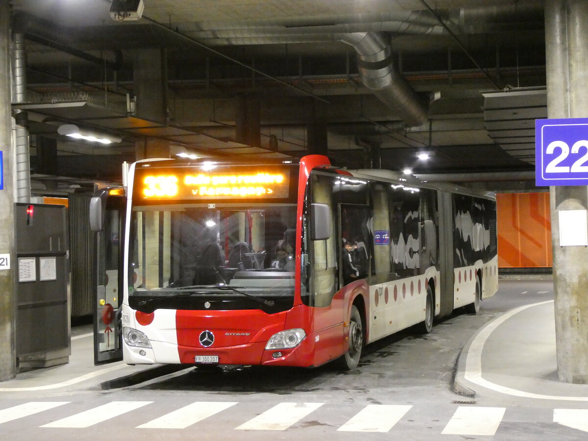 (230'240) - TPF Fribourg - Nr. 160/FR 300'207 - Mercedes am 14. Dezember 2021 in Fribourg, Busbahnhof