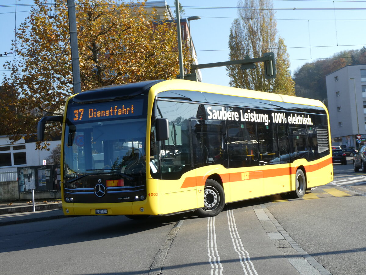 (230'246) - BLT Oberwil - Nr. 1003/BL 221'733 - Mercedes am 9. November 2021 in Bottmingen, Schloss