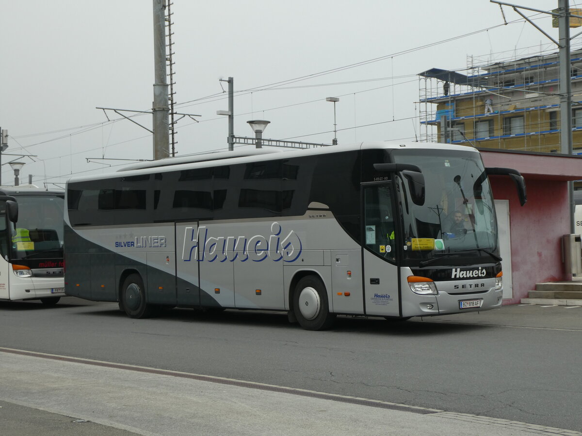 (230'567) - Aus Oesterreich: Haueis, Bludenz - BZ 818 AF - Setra am 12. November 2021 beim Bahnhof Sargans