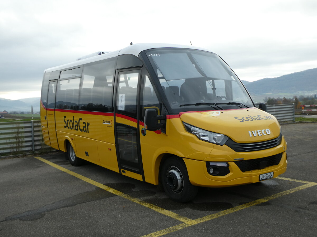 (230'626) - CarPostal Ouest - JU 52'604 - Iveco/Rosero am 13. November 2021 in Develier, Parkplatz