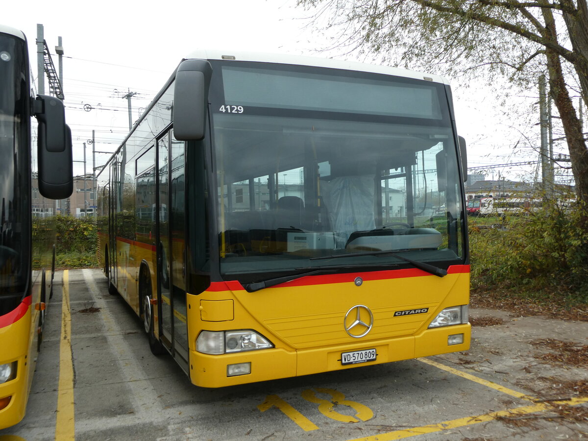 (230'652) - CarPostal Ouest - VD 570'809 - Mercedes (ex SAPJV, L'Isle Nr. 13) am 13. November 2021 in Yverdon, Garage