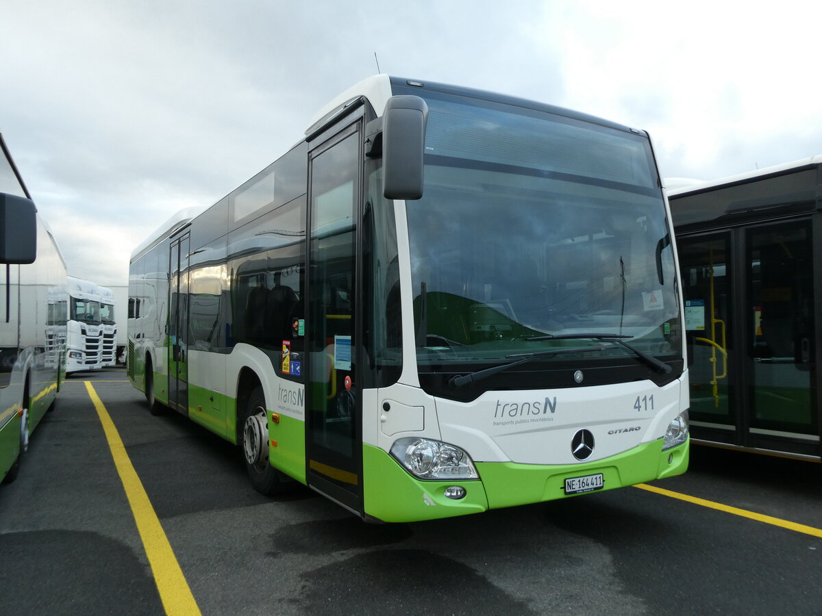 (230'724) - transN, La Chaux-de-Fonds - Nr. 411/NE 164'411 - Mercedes am 13. November 2021 in Kerzers, Interbus