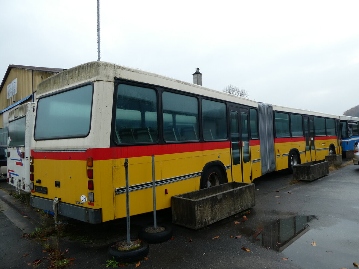 (230'746) - CarPostal Ouest (Rtrobus) - (VD 356'449) - Volvo/R&J (ex AutoPostale Ticino; ex CarPostal Ouest Nr. 33; ex Steiner, Ortschwaben Nr. 11) am 14. November 2021 in Faoug, Carrosserie Etter