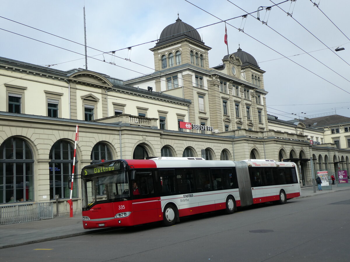 (230'842) - SW Winterthur - Nr. 335/ZH 730'335 - Solaris am 21. November 2021 beim Hauptbahnhof Winterthur