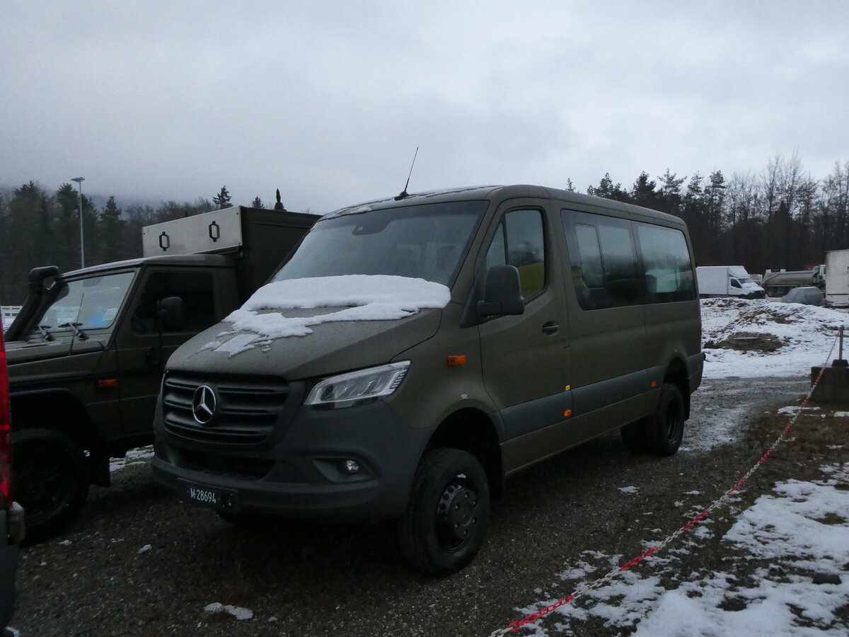 (231'119) - Schweizer Armee - M+28'694 - Mercedes am 11. Dezember 2021 in Rohr, Hauptstrasse