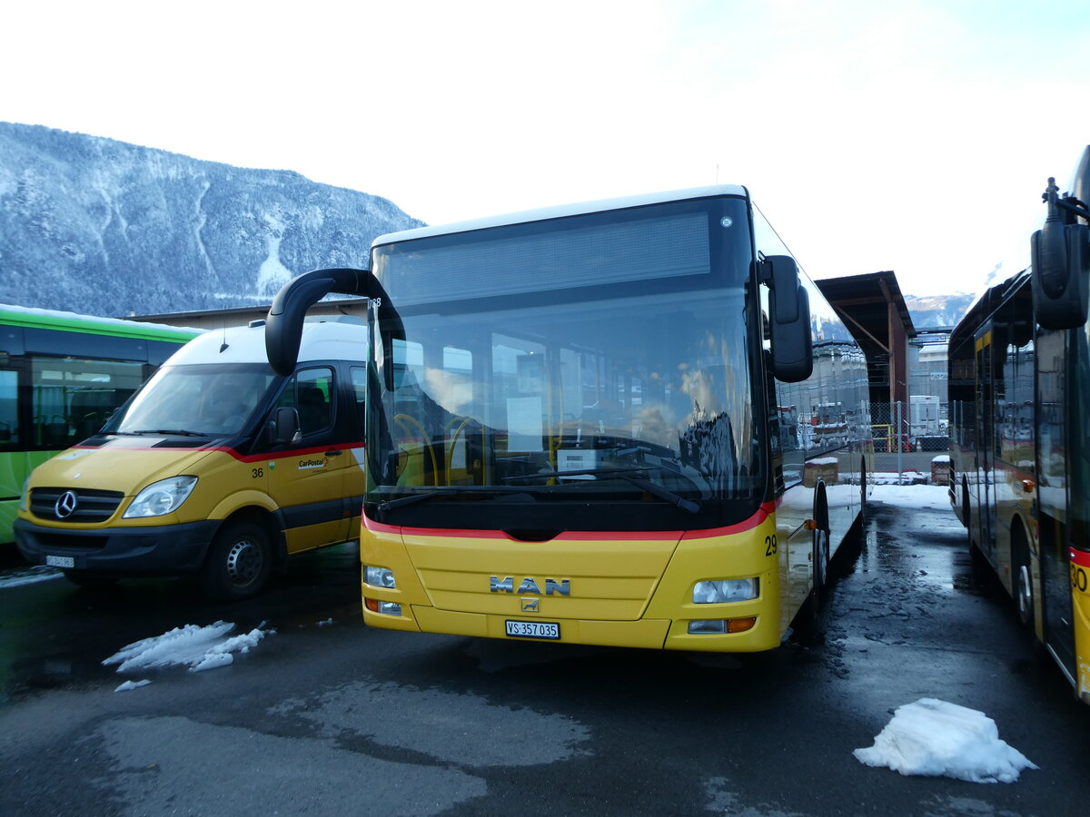 (231'158) - MOB Montreux - Nr. 29/VS 357'035 - MAN am 12. Dezember 2021 in Collombey, Garage TPC