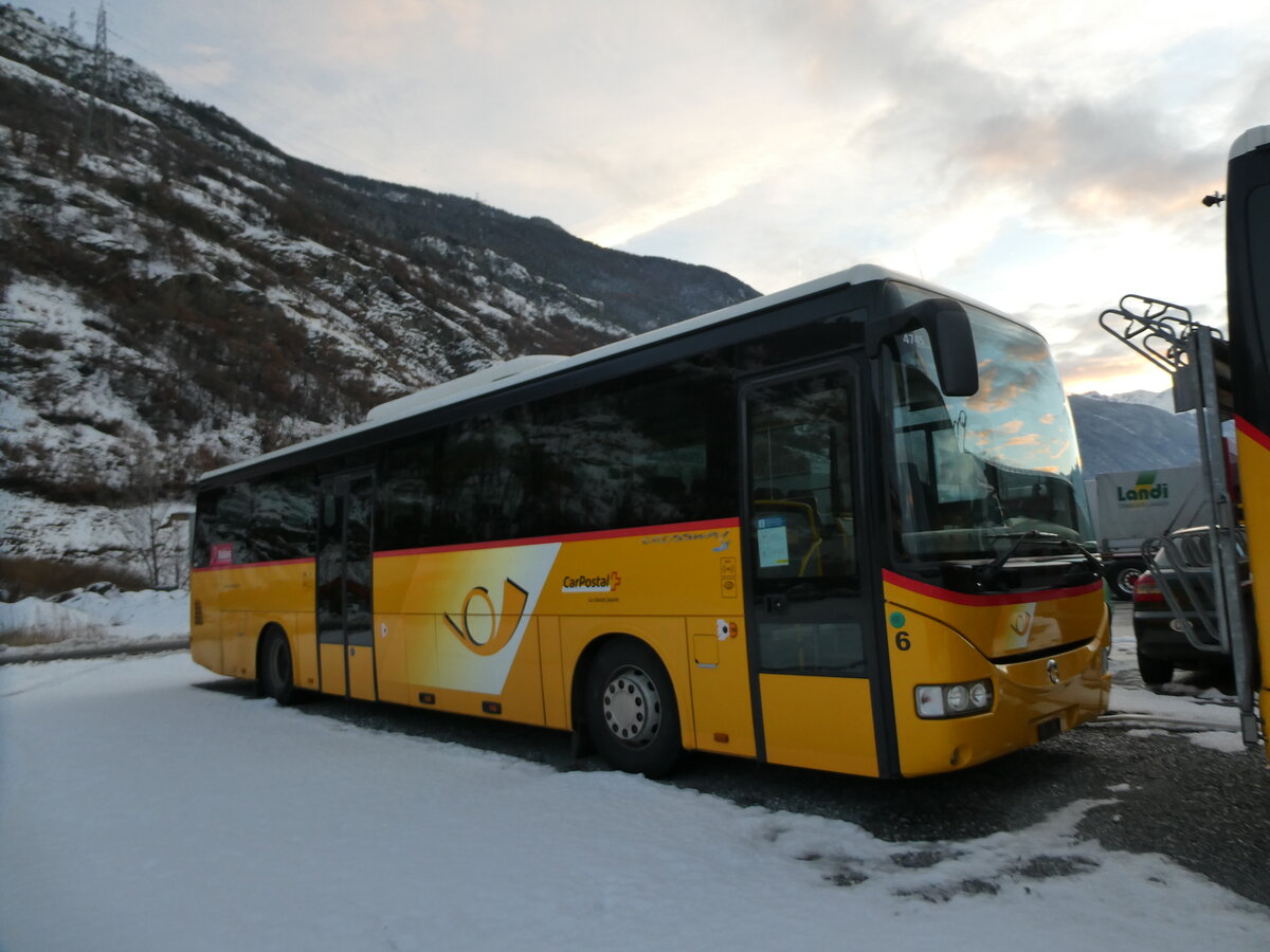 (231'193) - PostAuto Wallis - Nr. 6 - Irisbus am 12. Dezember 2021 in Saxon, Garage Visa