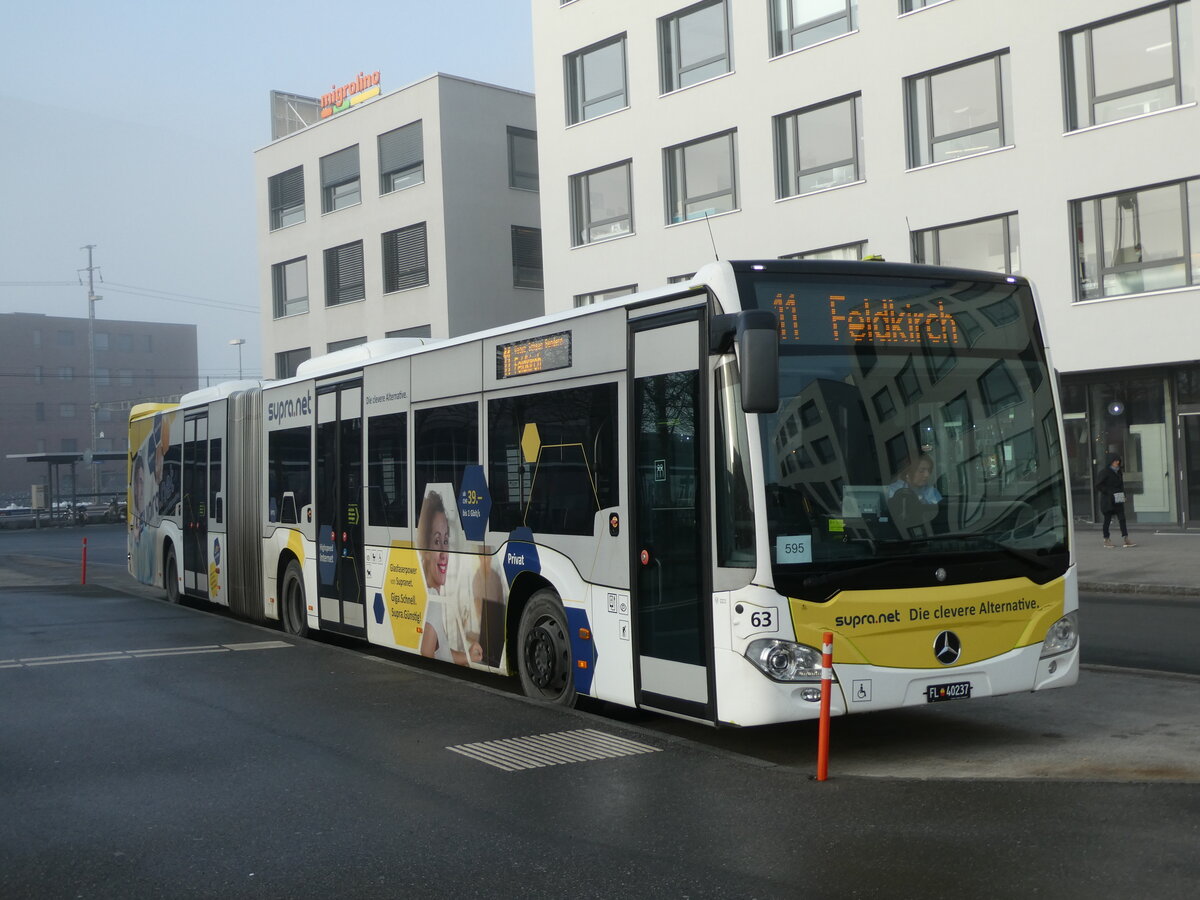 (231'284) - Aus Liechtenstein: BOS PS Anstalt, Vaduz - Nr. 595/FL 40'237 - Mercedes (ex PLA Vaduz Nr. 63) am 15. Dezember 2021 beim Bahnhof Sargans