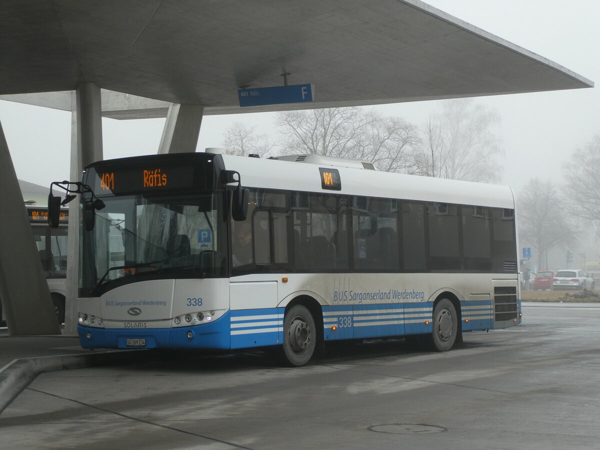 (231'296) - BSW Sargans - Nr. 338/SG 269'234 - Solaris am 15. Dezember 2021 beim Bahnhof Buchs