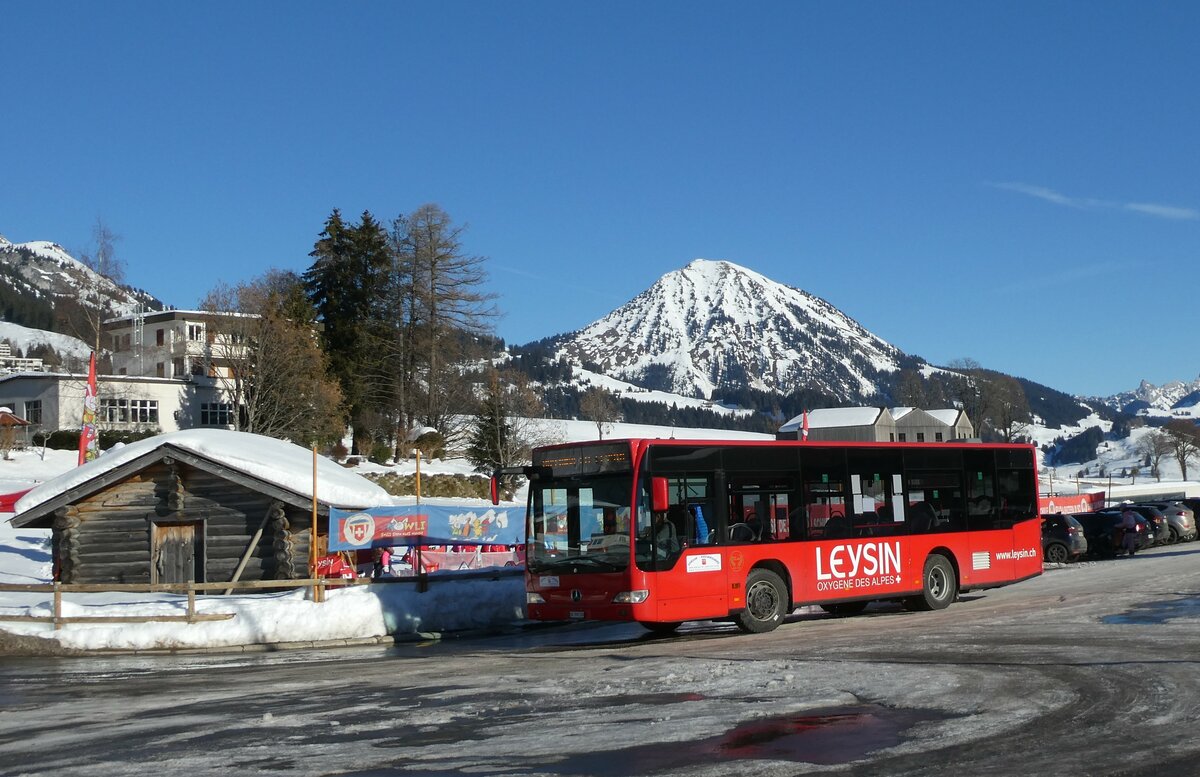 (231'450) - Leysin-Excursions, Leysin - VD 398'538 - Mercedes (ex Imfeld, D-Landstuhl) am 18. Dezember 2021 in Leysin, Centre sportif