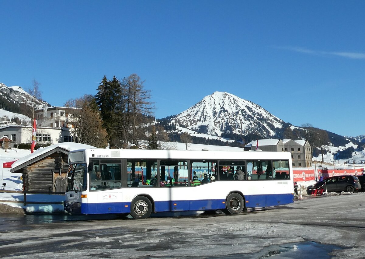 (231'454) - Leysin-Excursions, Leysin - VD 382'719 - Mercedes (ex AAGL Liestal Nr. 54) am 18. Dezember 2021 in Leysin, Centre sportif