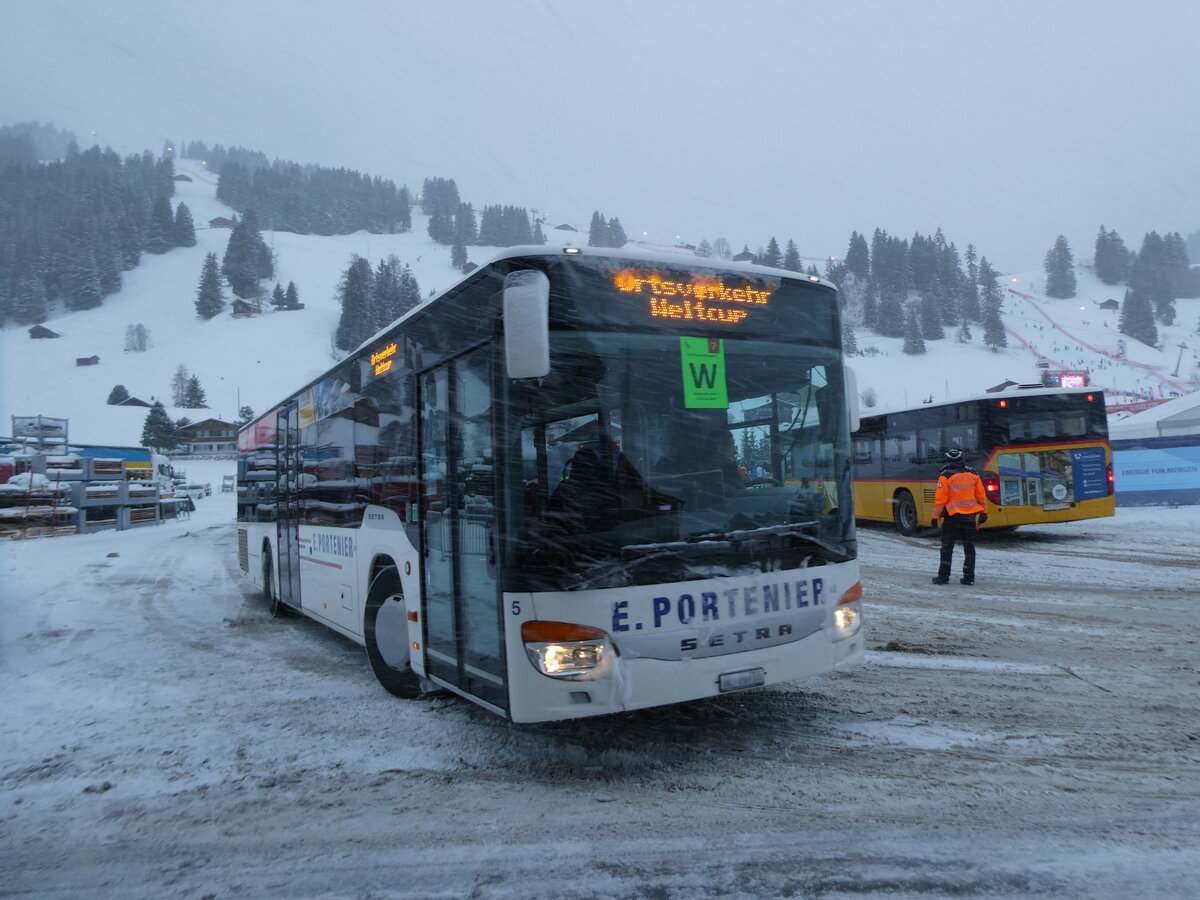 (231'847) - Portenier, Adelboden - Nr. 5/BE 26'710 - Setra am 9. Januar 2022 in Adelboden, Weltcup