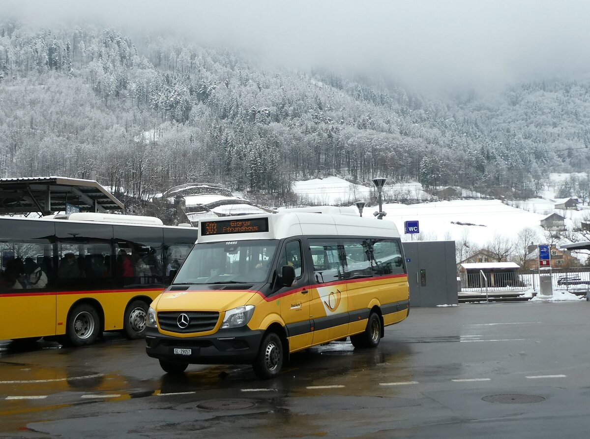 (231'982) - Niederer, Filzbach - Nr. 30/GL 29'057 - Mercedes (ex PostAuto Ostschweiz) am 10. Januar 2022 beim Bahnhof Glarus