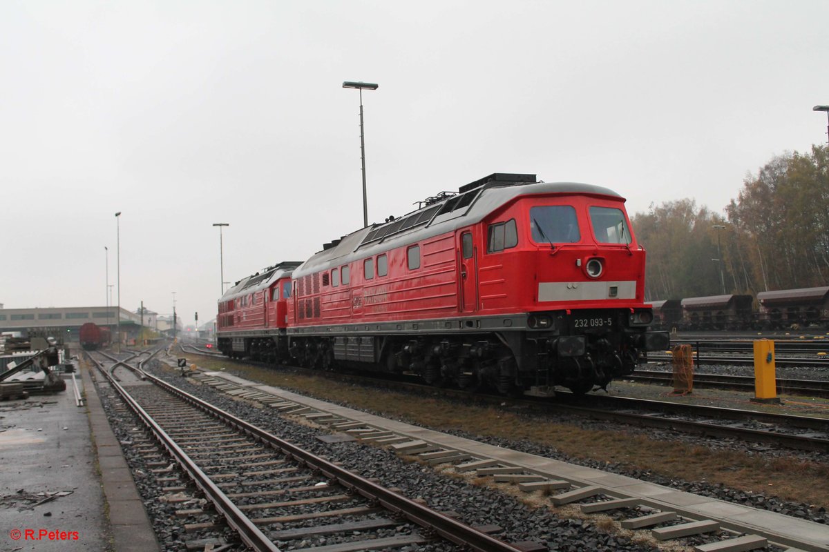 232 093-5 und 233 322 stehen in Marktredwitz abgestellt. 11.11.16