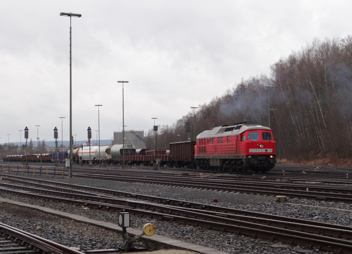 232 117 ist am 11.02.14 bei der Ausfahrt in Marktredwitz zusehen. Die Fahrt geht nach Cheb.