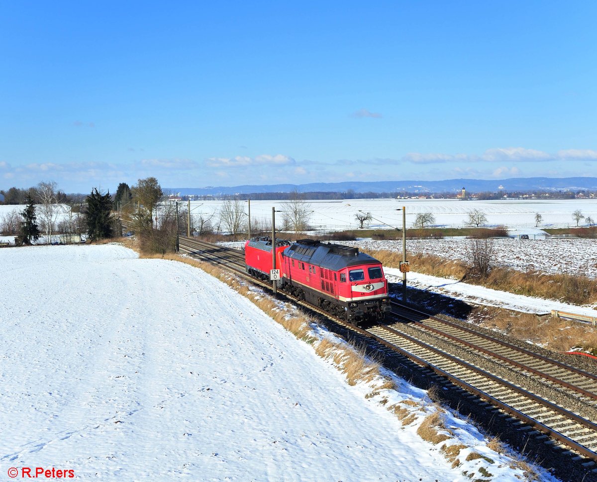 232 173 überführt die Skodalok 102 004 von München nach München Pasing bei Alteglofsheim. 13.02.21