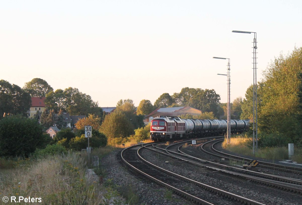 232 182 und 232 238 mit einem Kesselzug Bitterfeld - Vohburg bei der Einfahrt in Wiesau. 06.08.20