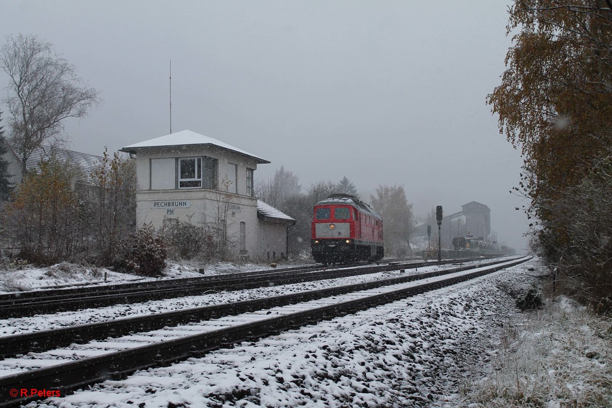 232 201-4 beim Umsetzen in Pechbrunn. 11.11.16